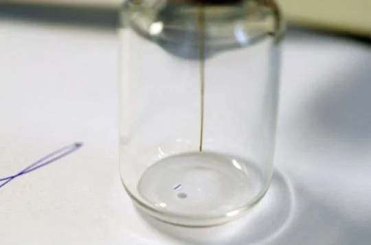 Miembro De Sipdo Ayuda En Método De Determinación De Antigüedad De Tintas 1 Data De Tinta